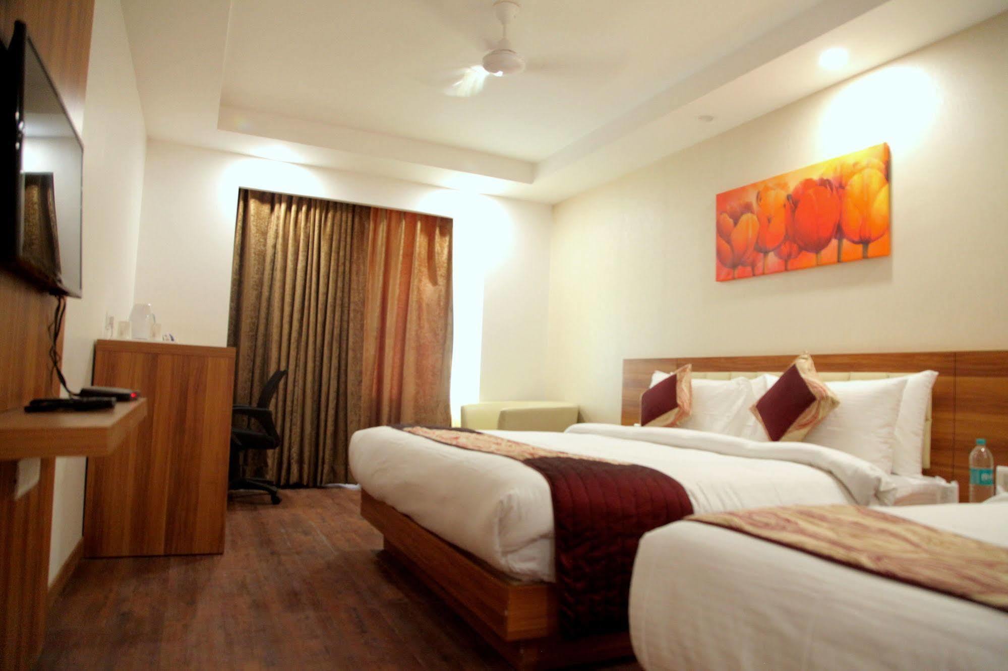 Hotel Le Roi Jammu - Near Jammu Railway Station Zewnętrze zdjęcie