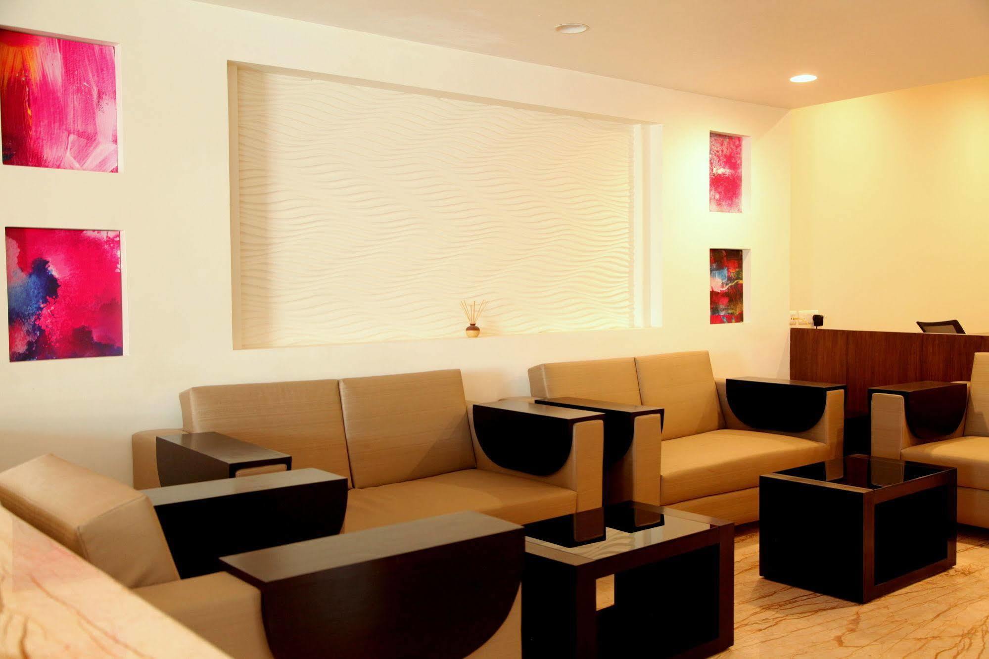 Hotel Le Roi Jammu - Near Jammu Railway Station Zewnętrze zdjęcie